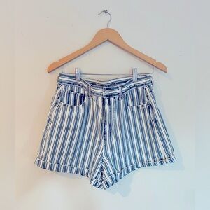 Mom short with stripes